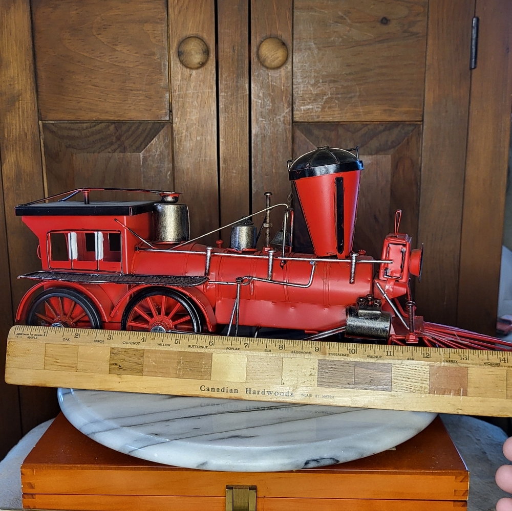Red Model Train Decor - Picture 12 of 13